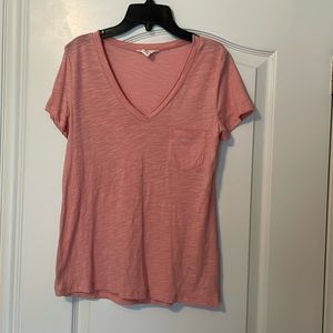 Caslon pocketed v-neck short sleeve tee